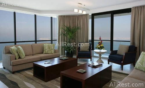 Oasis Beach Hotel 3